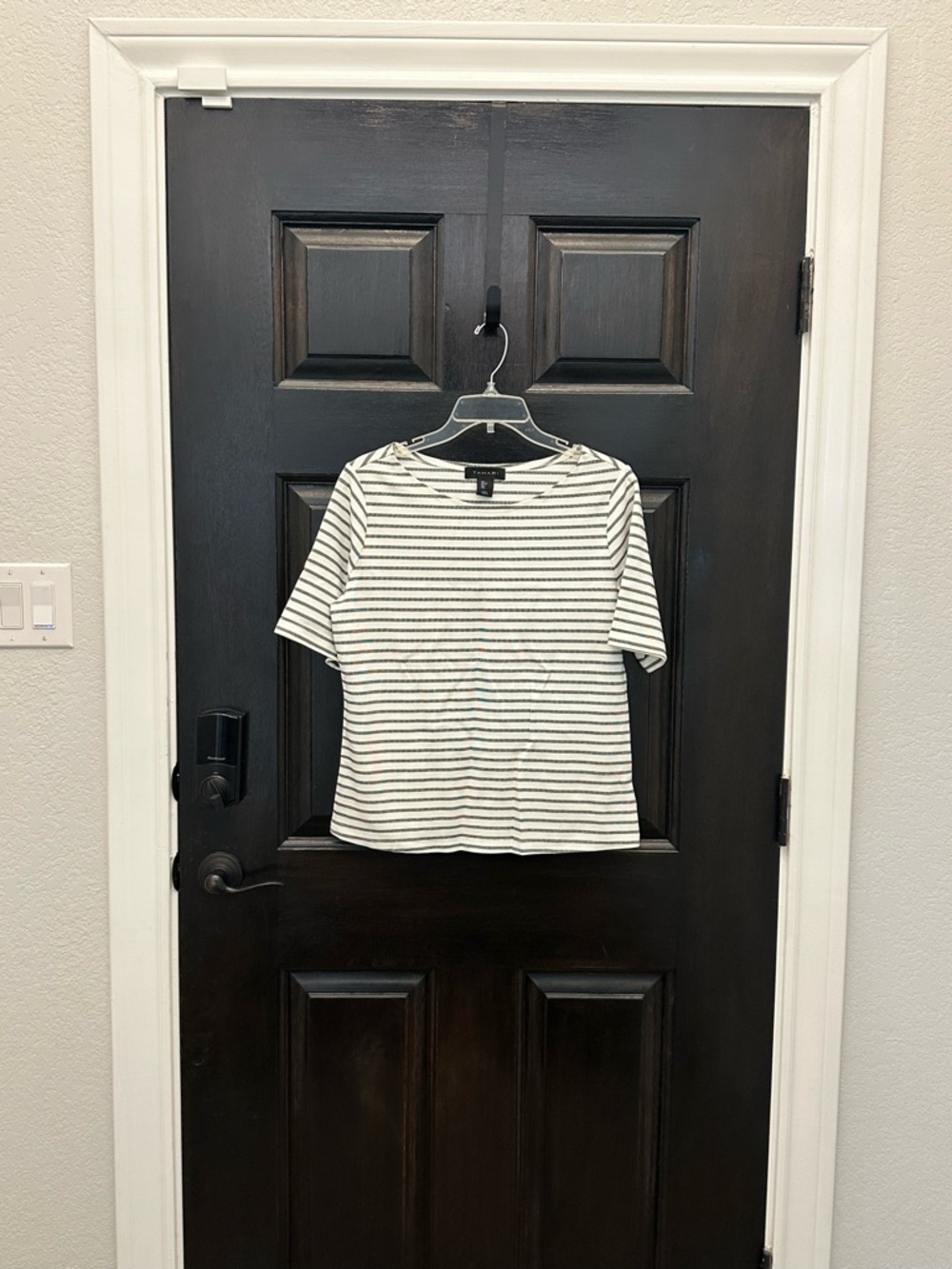 Tahari Black and White Striped Short Sleeve Tee Large